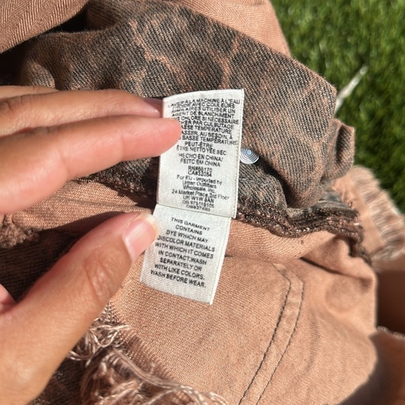 Free People Leopard Print Overalls woman’s size 6 - Picture 10 of 10